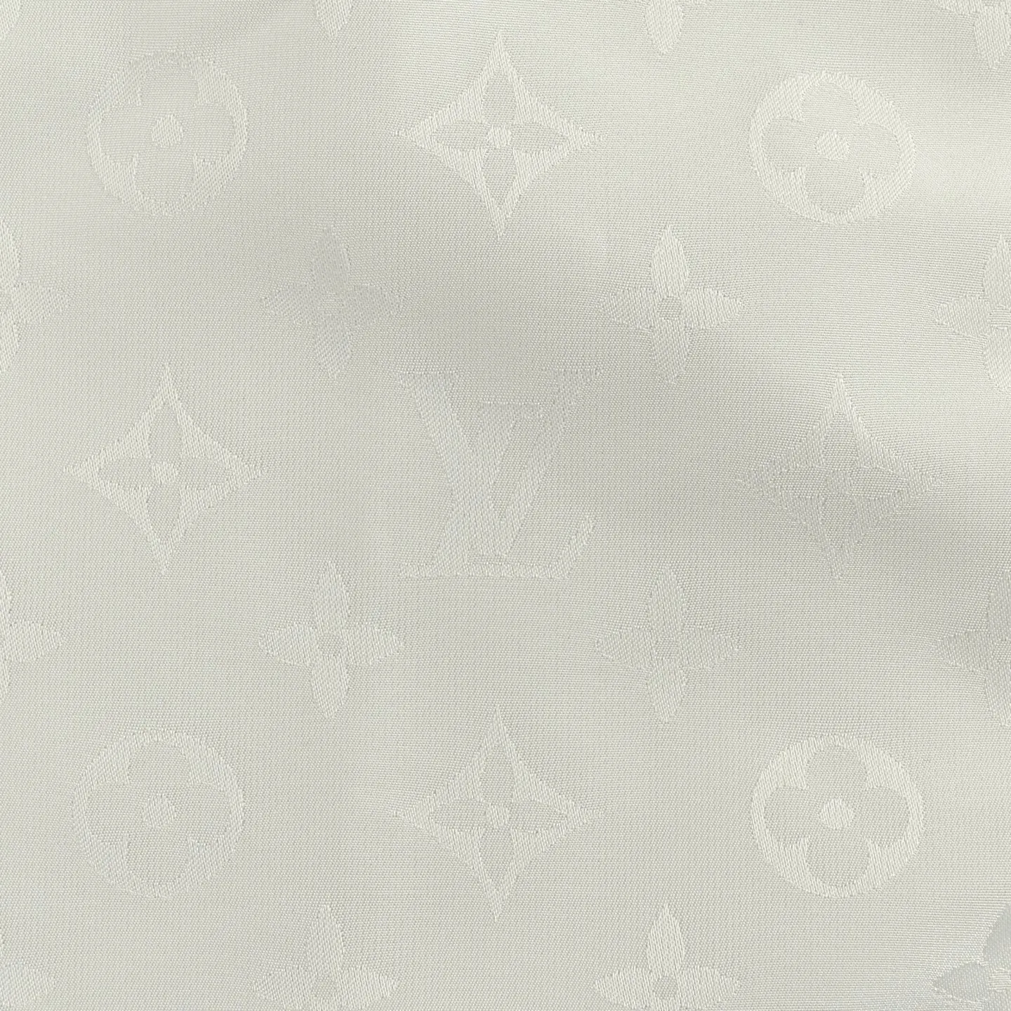 Louis Vuitton/ White